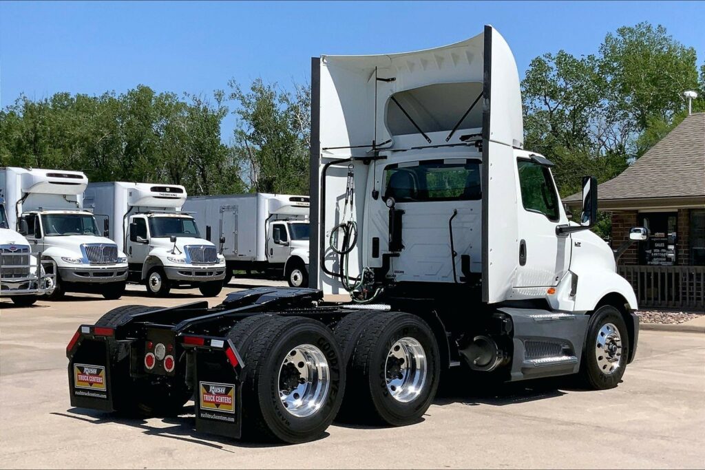 2022 CUM LT625 6×4 Day Cab