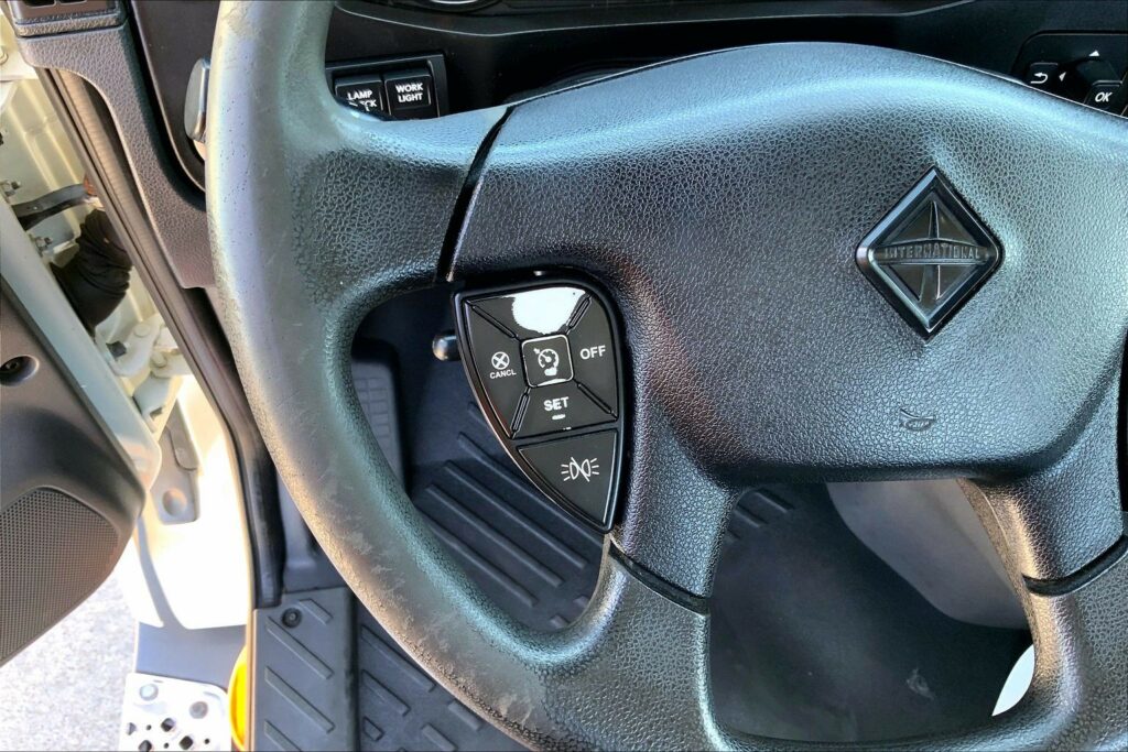 2022 CUM LT625 6×4 Day Cab