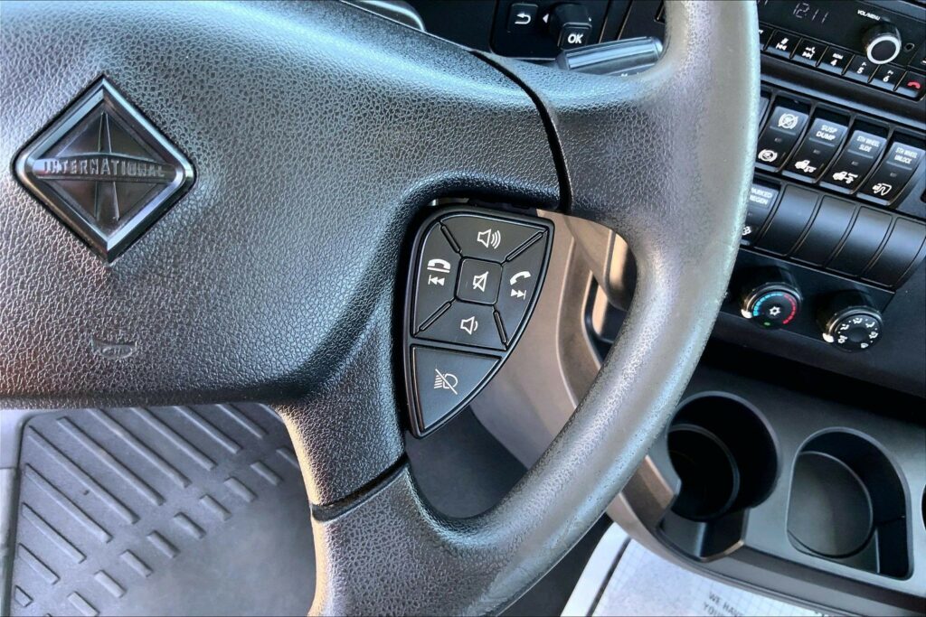 2022 CUM LT625 6×4 Day Cab