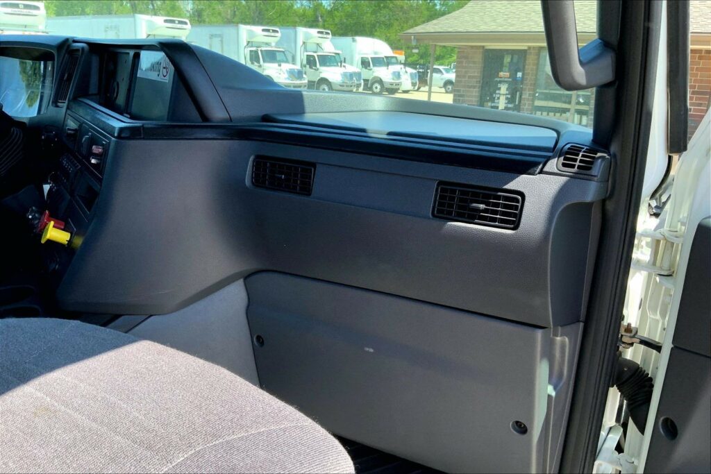 2022 CUM LT625 6×4 Day Cab