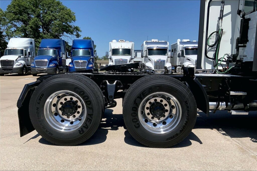 2022 CUM LT625 6×4 Day Cab
