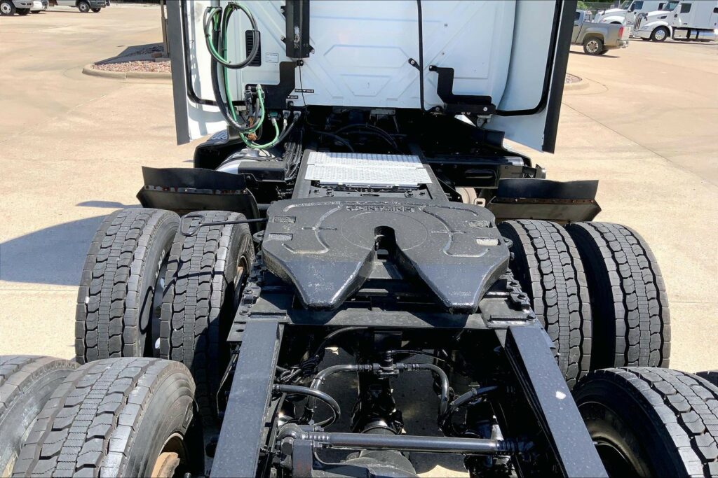 2022 CUM LT625 6×4 Day Cab
