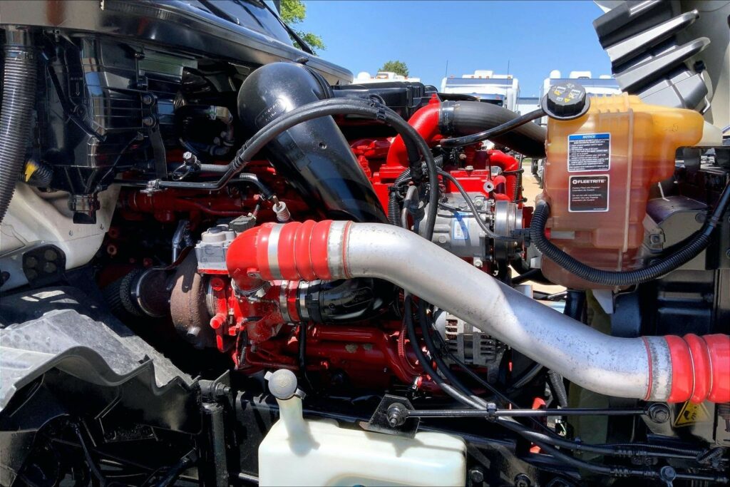 2022 CUM LT625 6×4 Day Cab