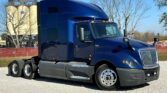2022 CUM LT625 6×4 Sleeper