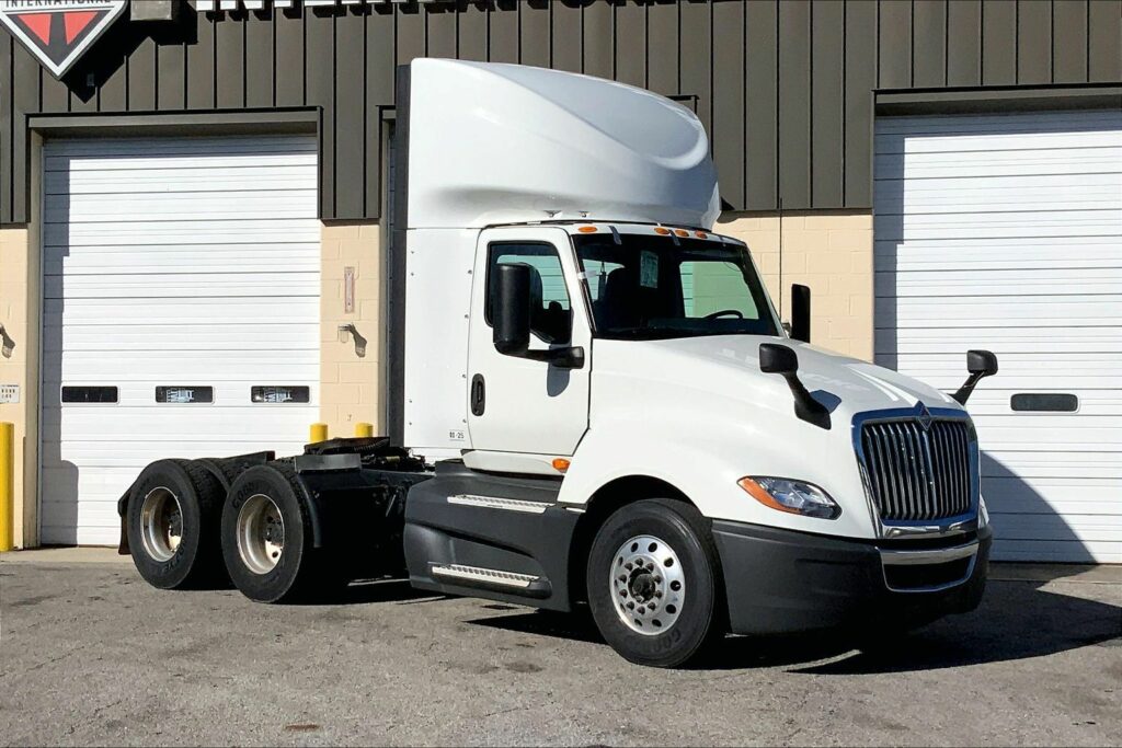 2021 CUM LT625 6×4 Day Cab