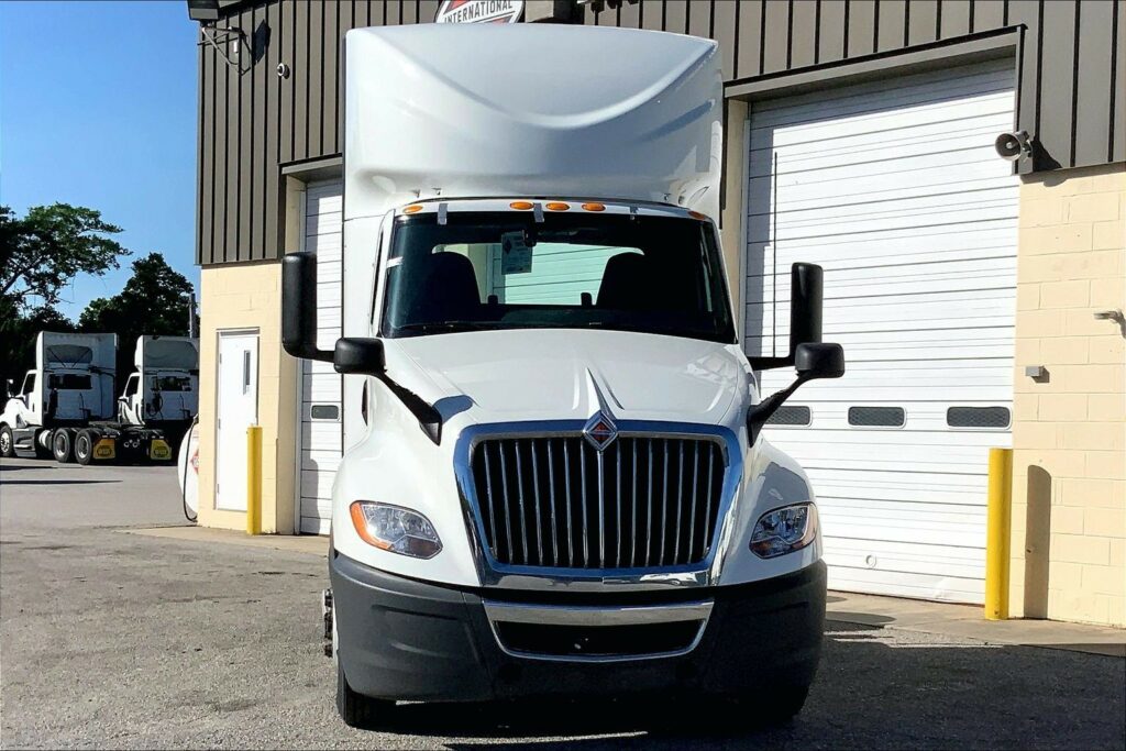2021 CUM LT625 6×4 Day Cab