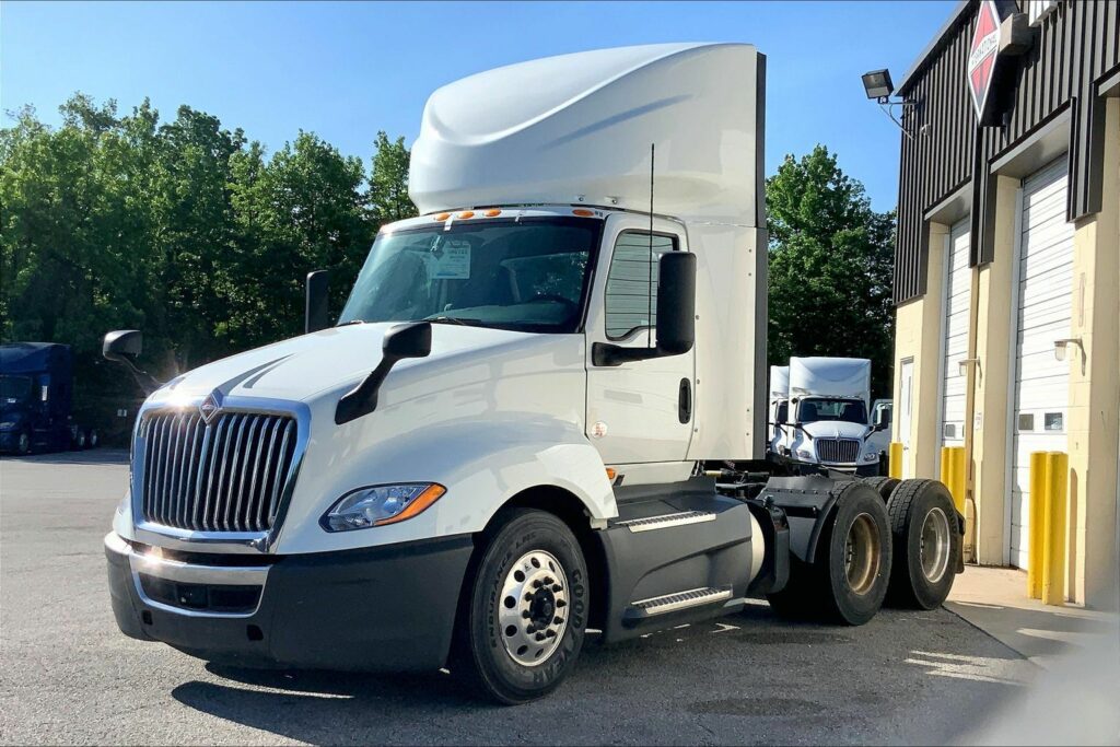2021 CUM LT625 6×4 Day Cab