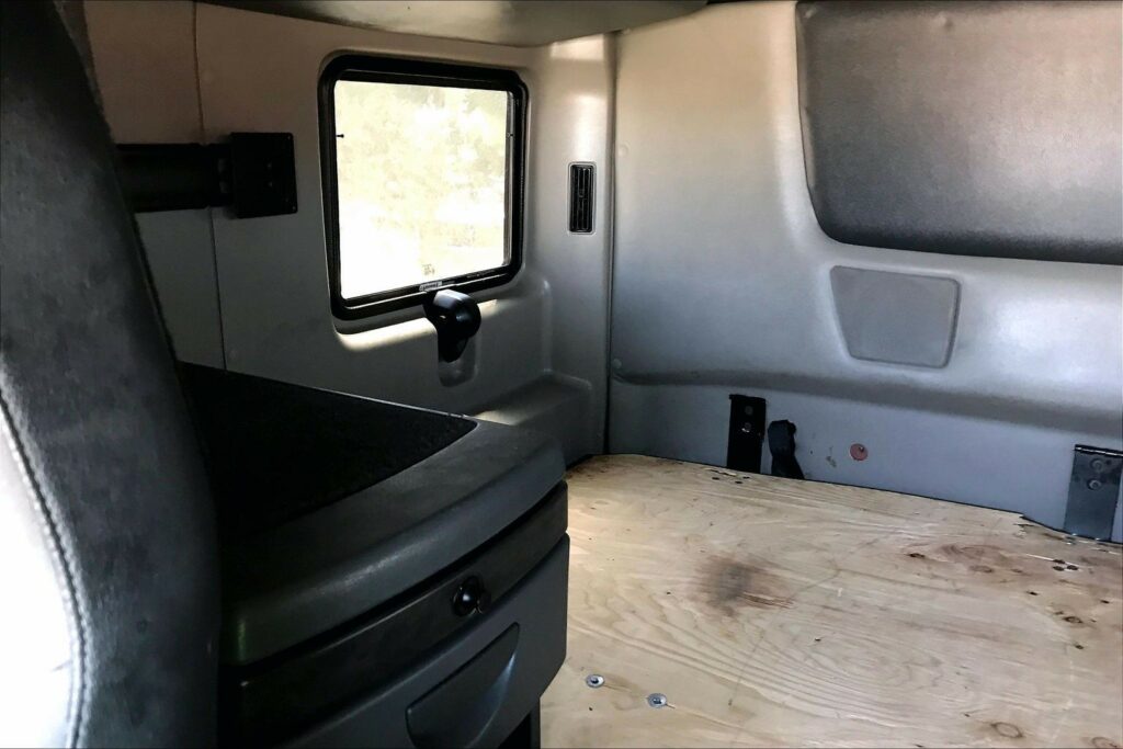 2023 CUM LT625 6X4 Sleeper