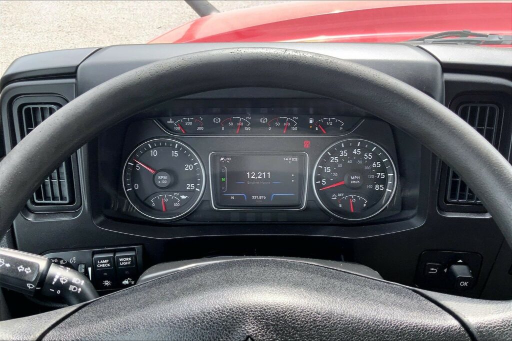 2023 CUM LT625 6X4 Sleeper