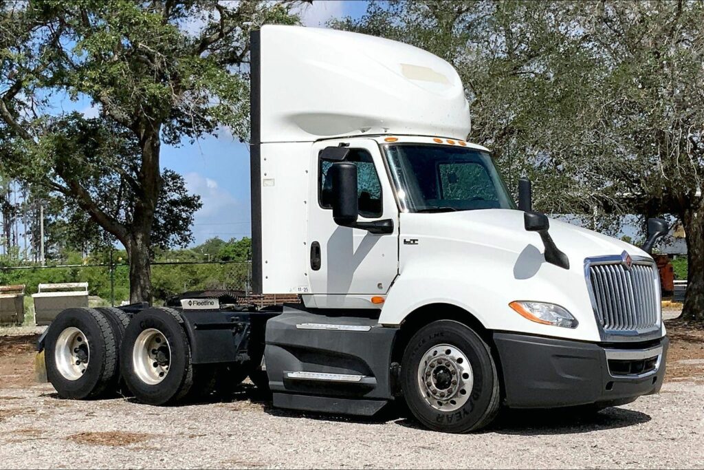 2021 CUM LT625 6×4 Day Cab