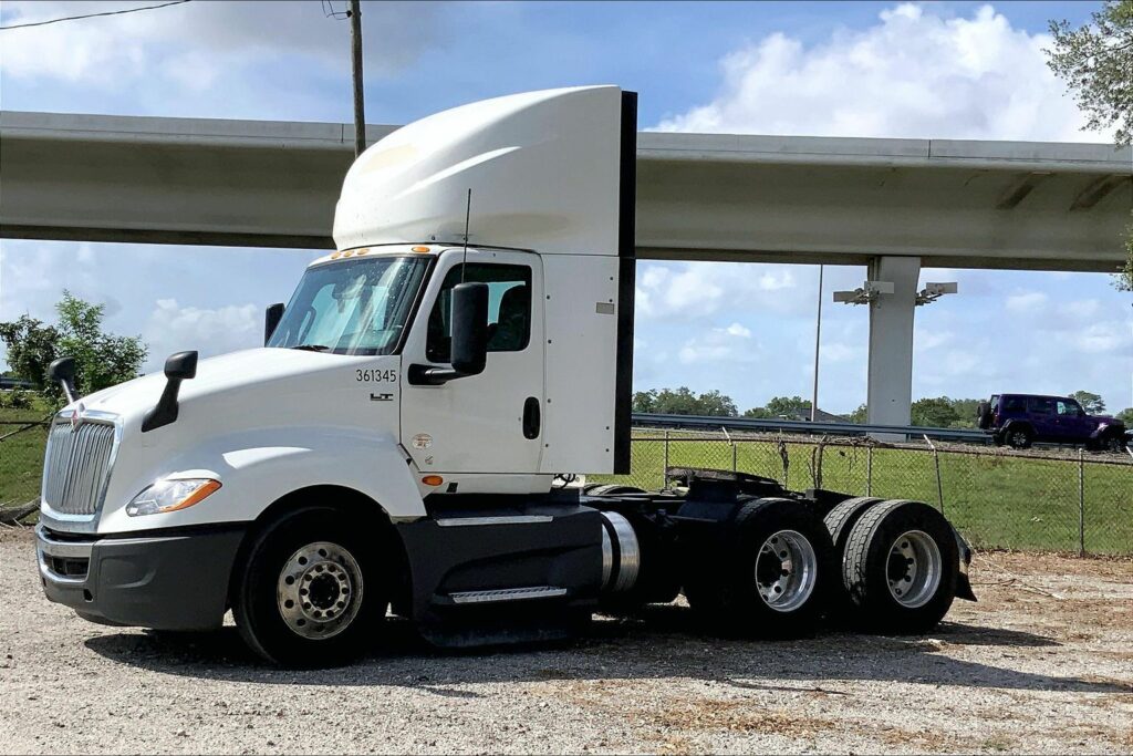 2021 CUM LT625 6×4 Day Cab