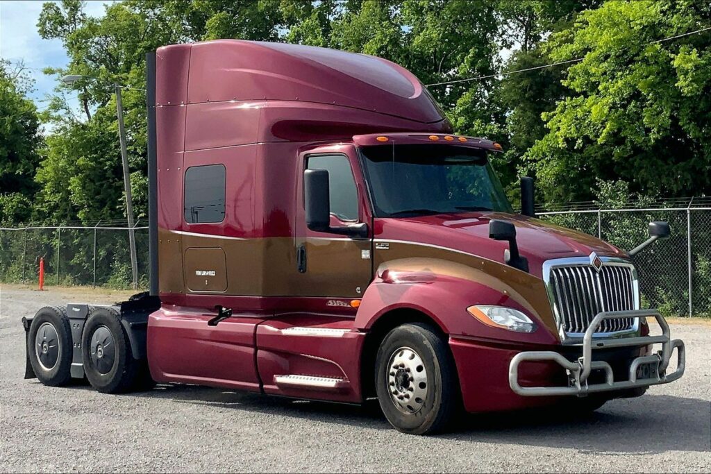 2020 CUM LT625 6×4 Sleeper