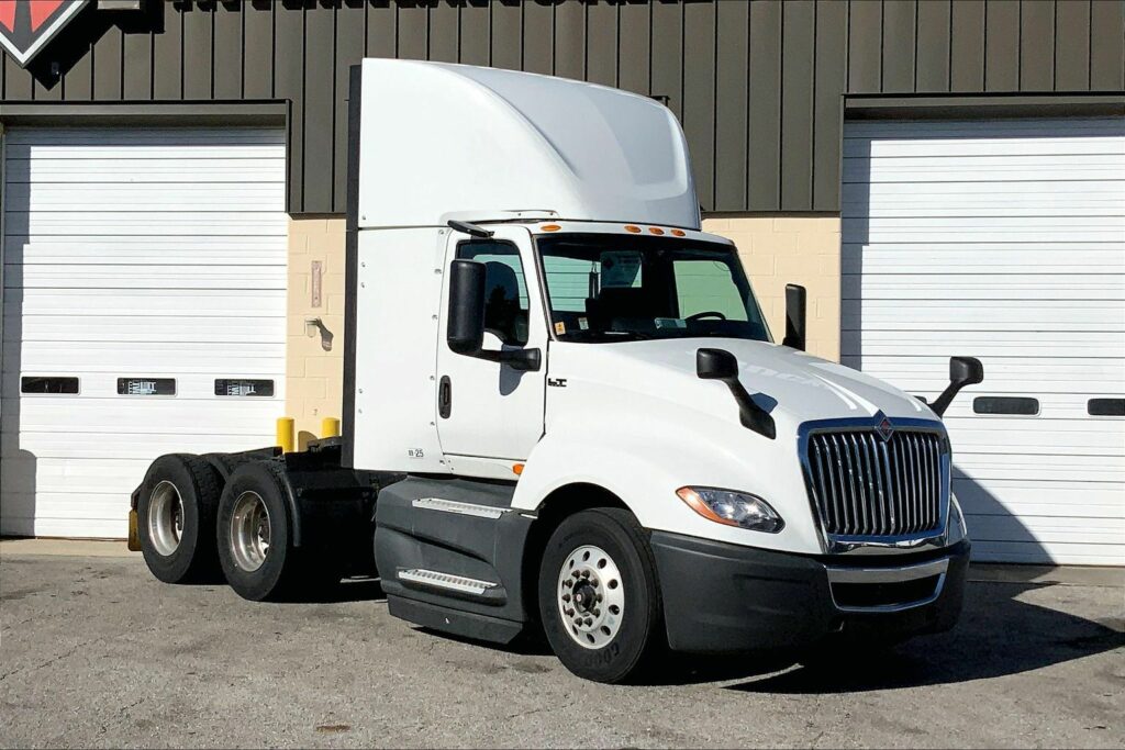 2021 CUM LT625 6×4 Day Cab