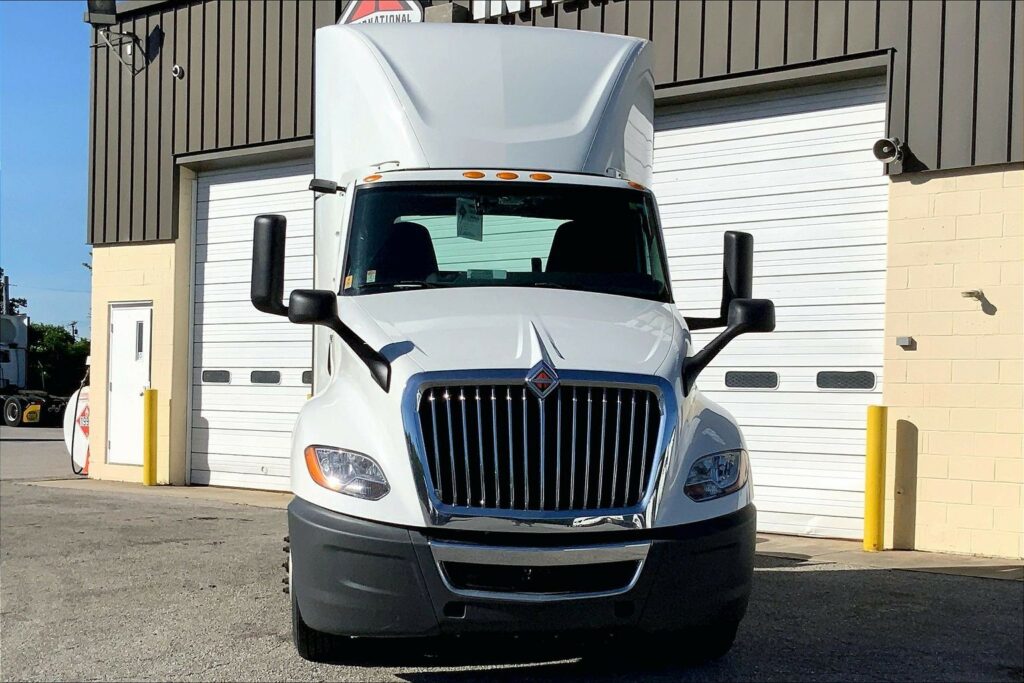 2021 CUM LT625 6×4 Day Cab