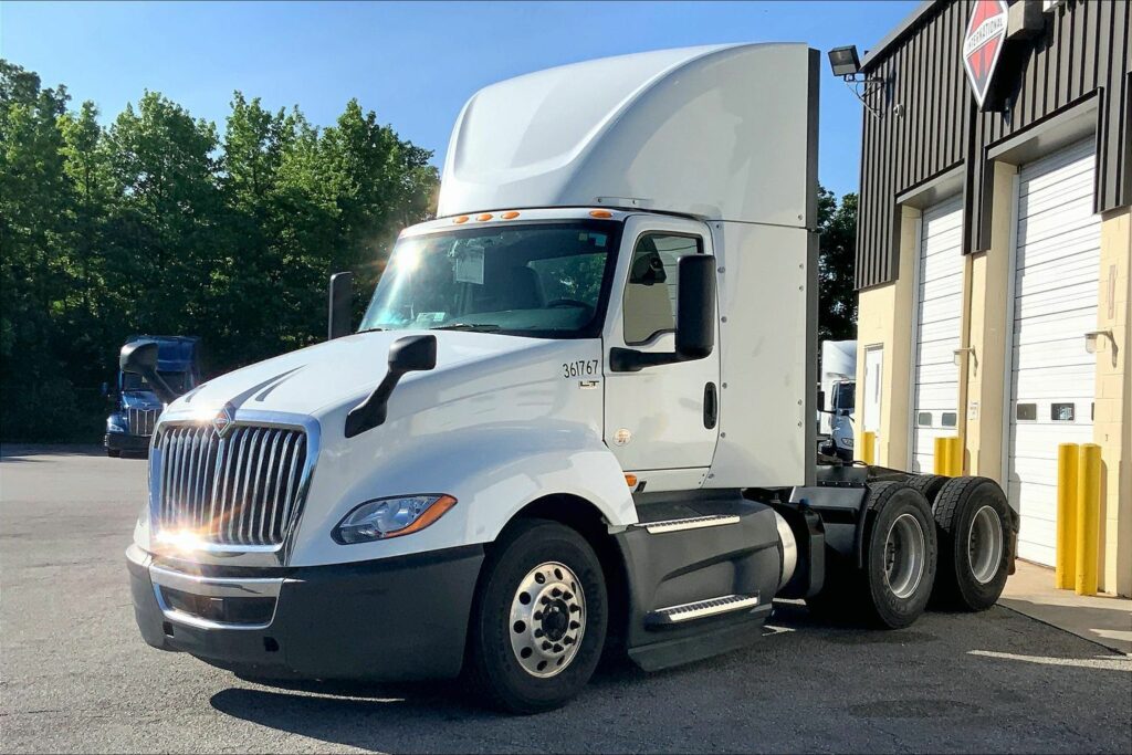 2021 CUM LT625 6×4 Day Cab