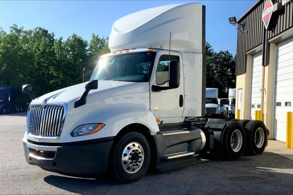 2021 CUM LT625 6×4 Day Cab
