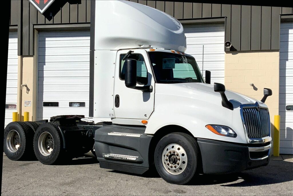 2021 CUM LT625 6×4 Day Cab