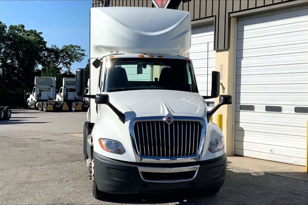 2021 CUM LT625 6×4 Day Cab