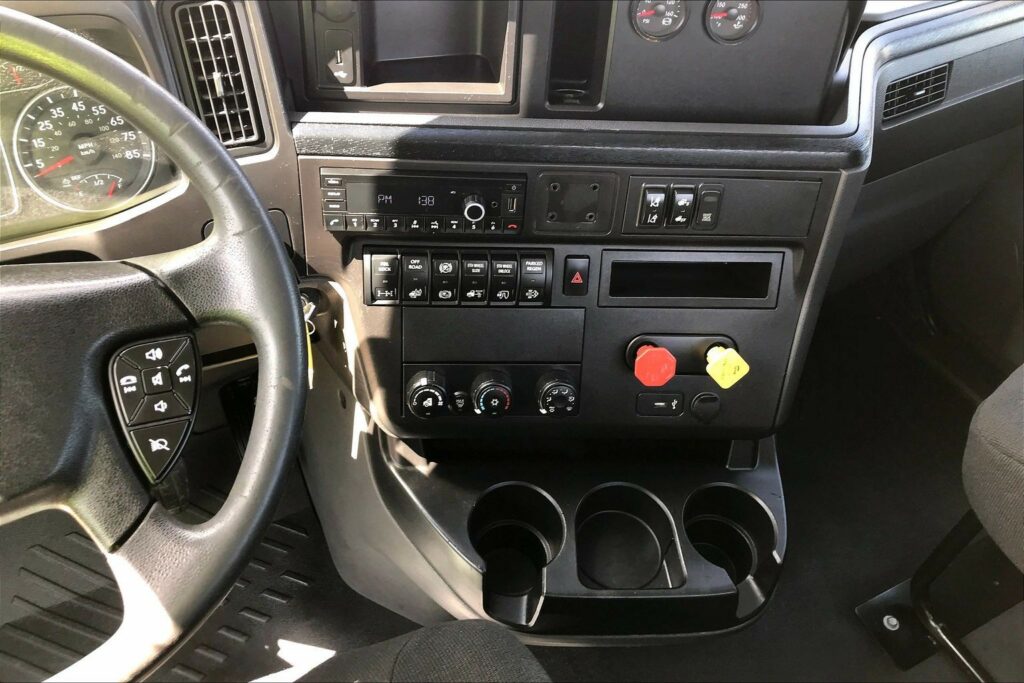 2021 CUM LT625 6×4 Day Cab