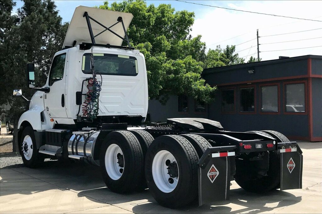 2021 CUM LT625 6×4 Day Cab