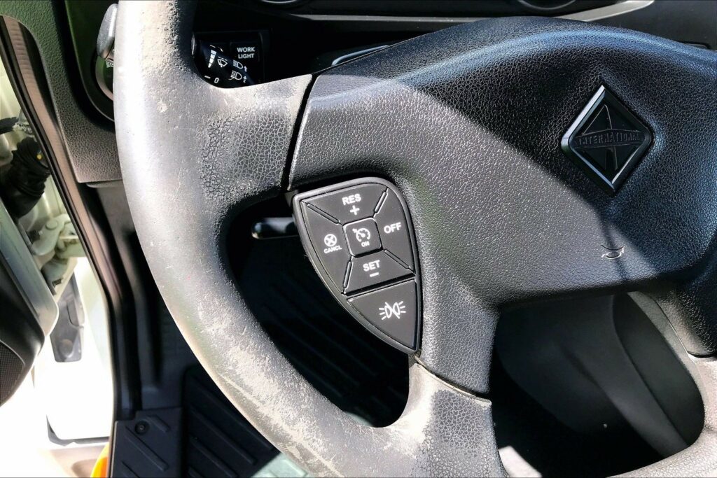 2021 CUM LT625 6×4 Day Cab
