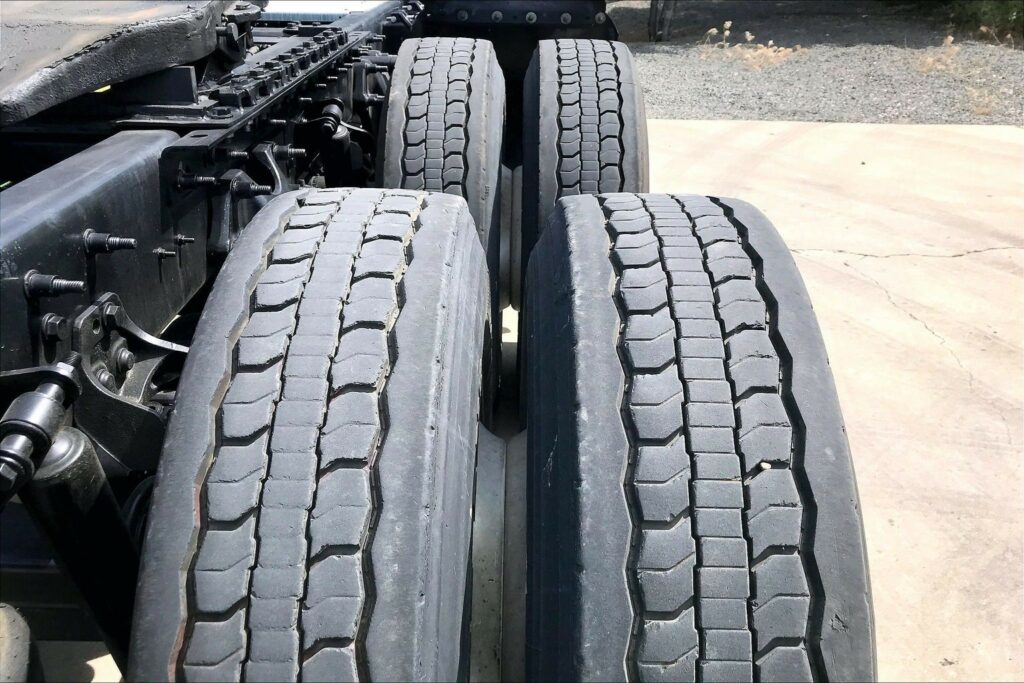 2021 CUM LT625 6×4 Day Cab