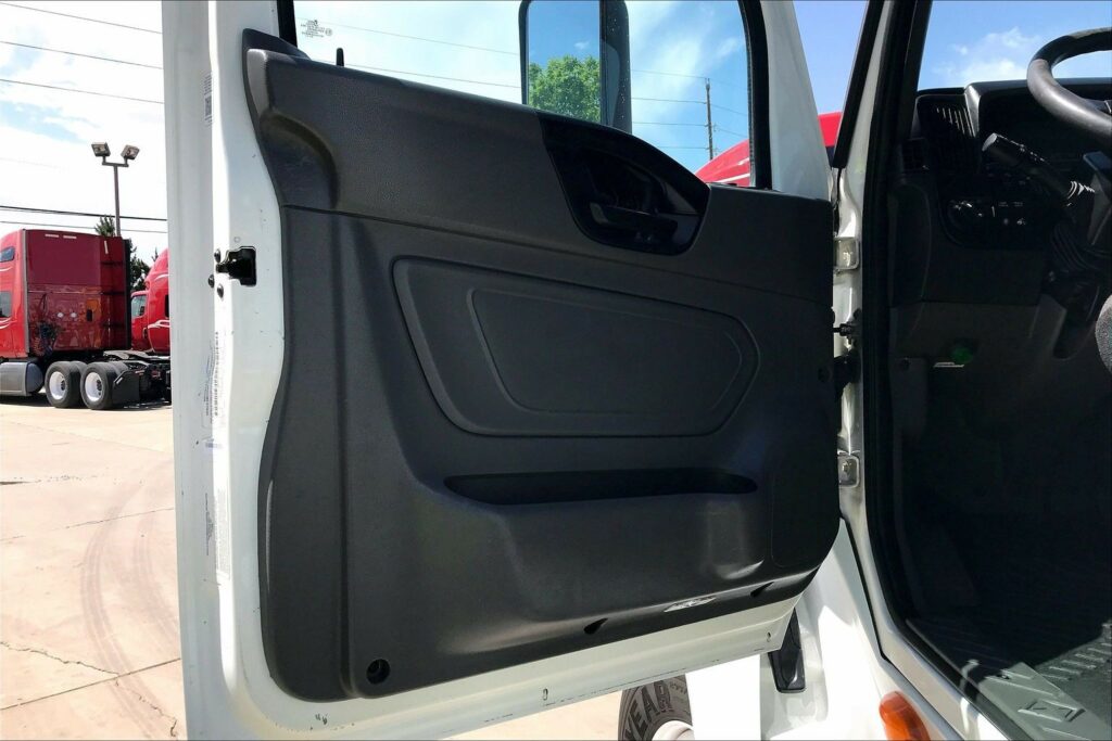 2021 CUM LT625 6×4 Day Cab