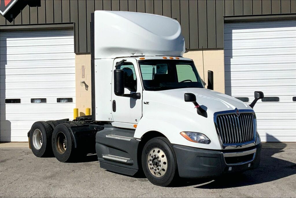 2021 CUM LT625 6×4 Day Cab