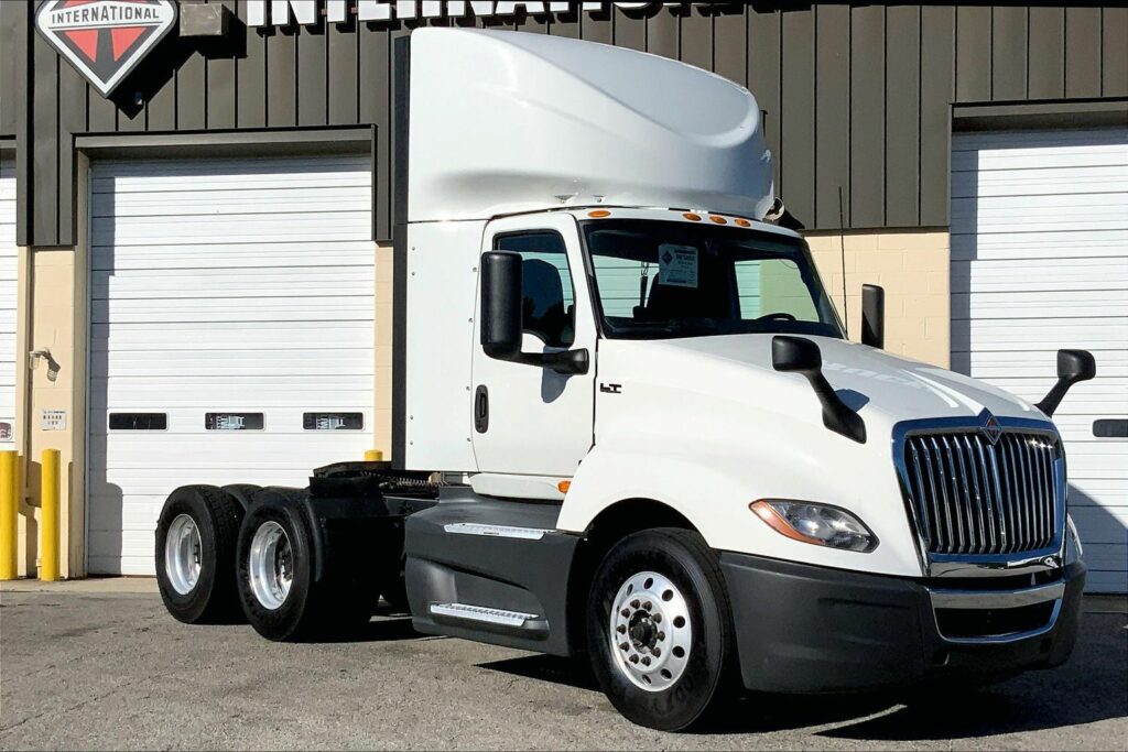 2021 CUM LT625 6×4 Day Cab