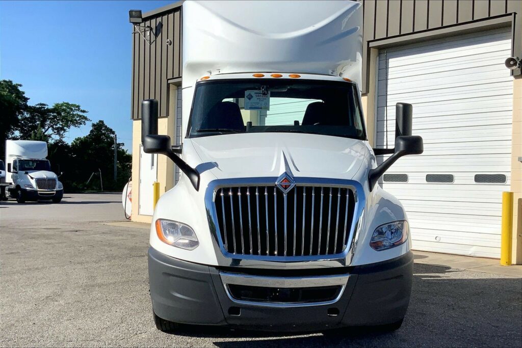 2021 CUM LT625 6×4 Day Cab