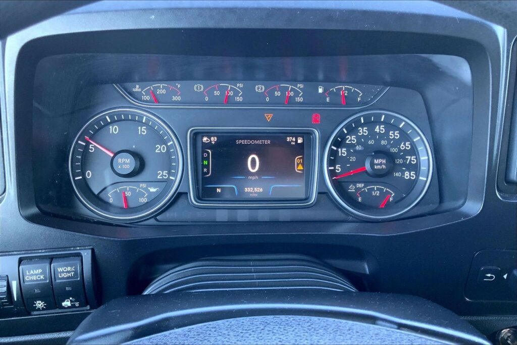2023 CUM LT625 6X4 Sleeper