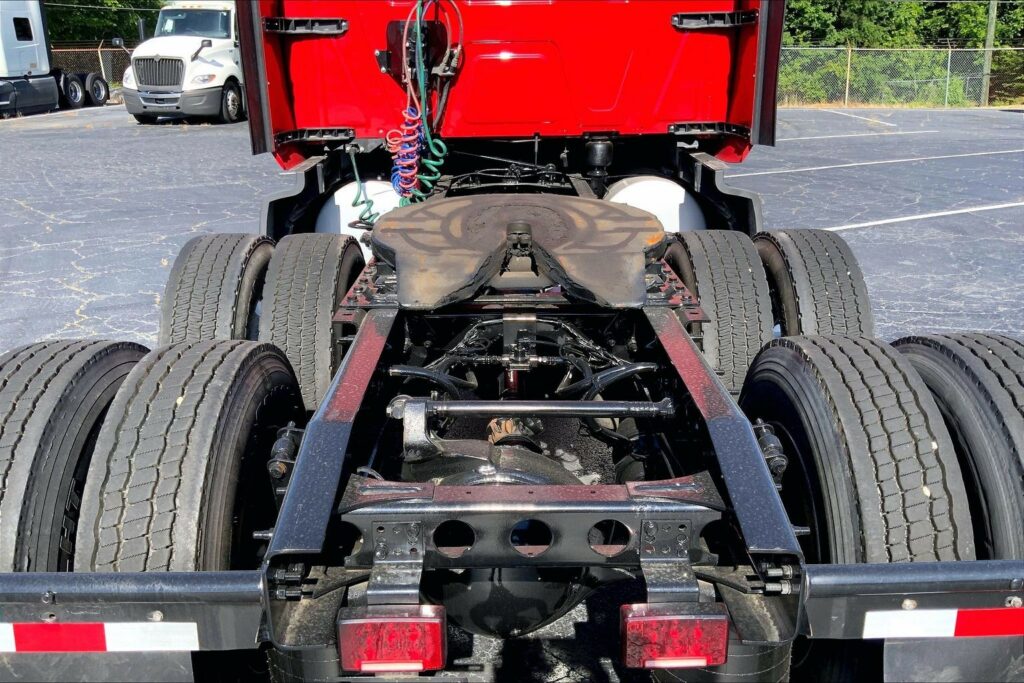 2023 CUM LT625 6X4 Sleeper