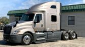 2022 CUM LT625 6×4 Sleeper