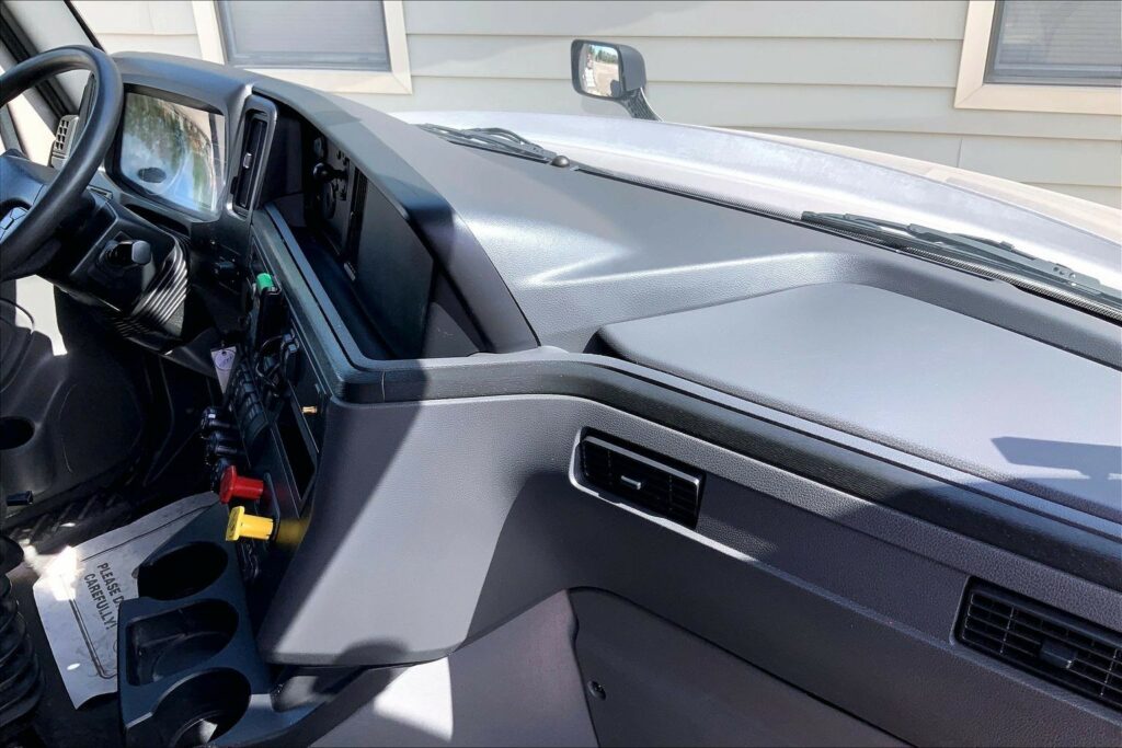 2022 CUM LT625 6×4 Sleeper