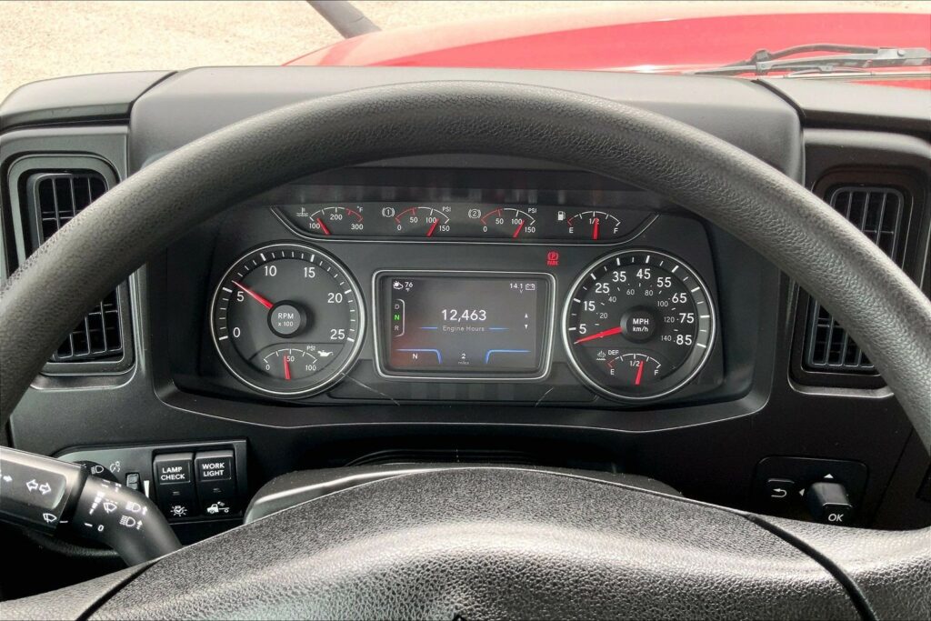 2023 CUM LT625 6X4 Sleeper