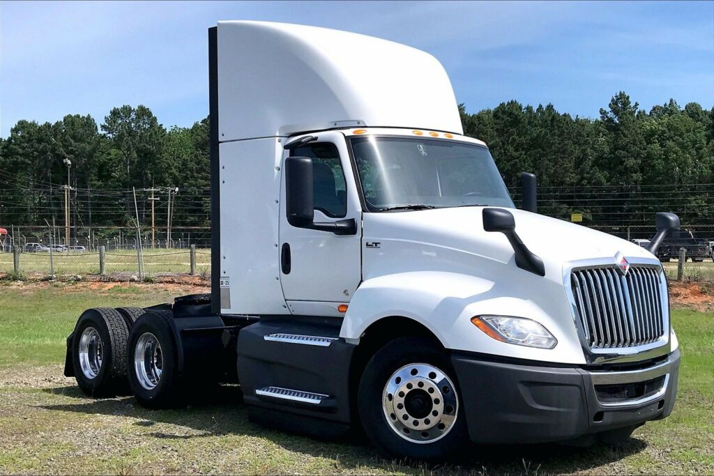 2023 CUM LT625 6X4 Day Cab