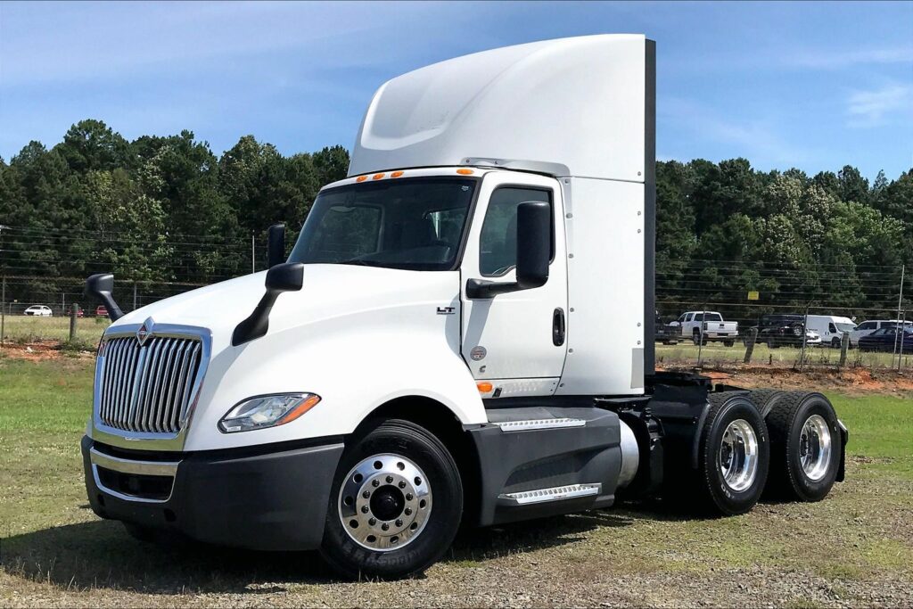 2023 CUM LT625 6X4 Day Cab