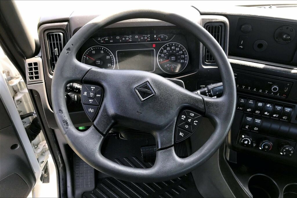 2023 CUM LT625 6X4 Day Cab