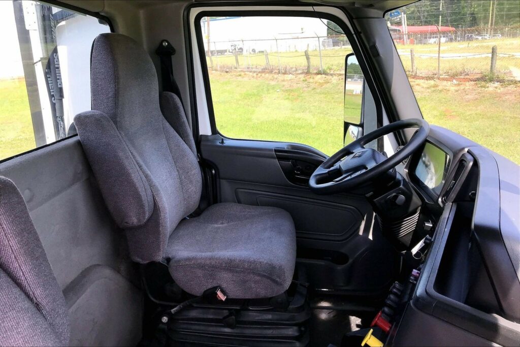 2023 CUM LT625 6X4 Day Cab