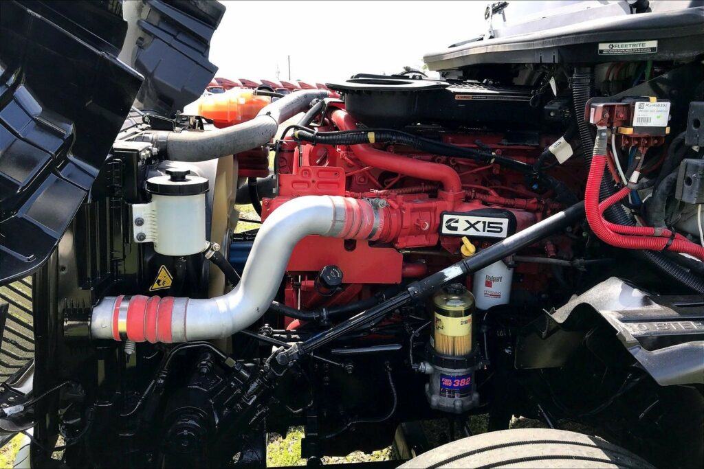 2023 CUM LT625 6X4 Day Cab