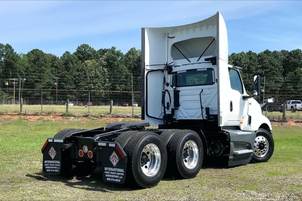 2023 CUM LT625 6X4 Day Cab