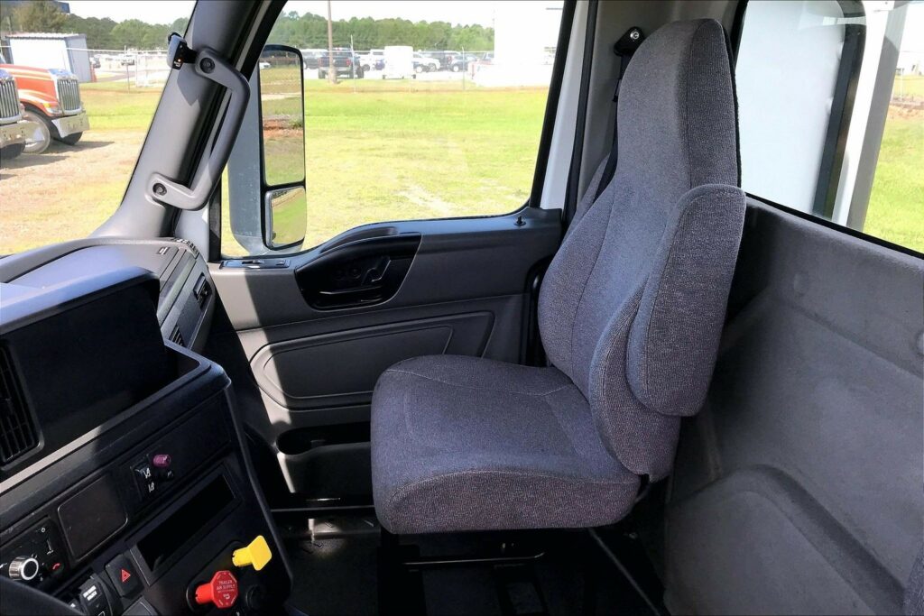 2023 CUM LT625 6X4 Day Cab