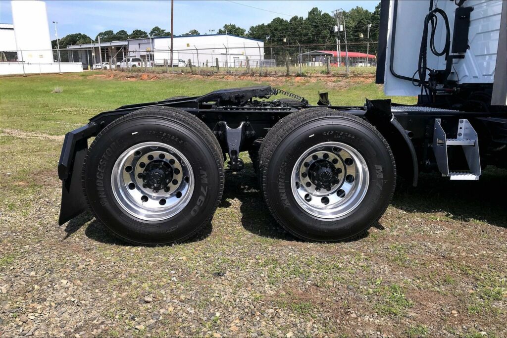 2023 CUM LT625 6X4 Day Cab