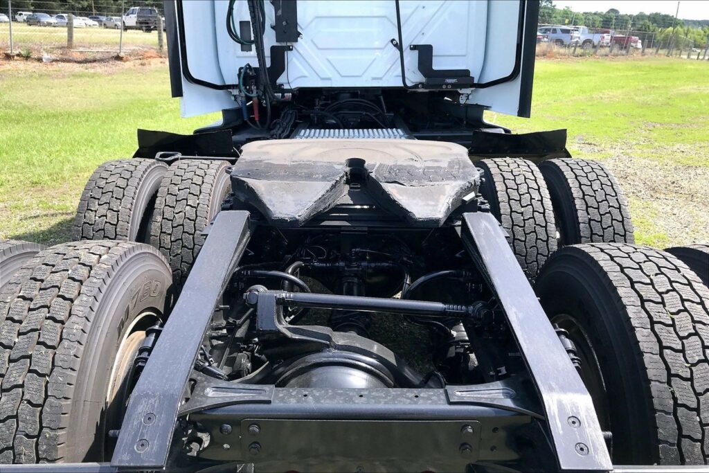 2023 CUM LT625 6X4 Day Cab