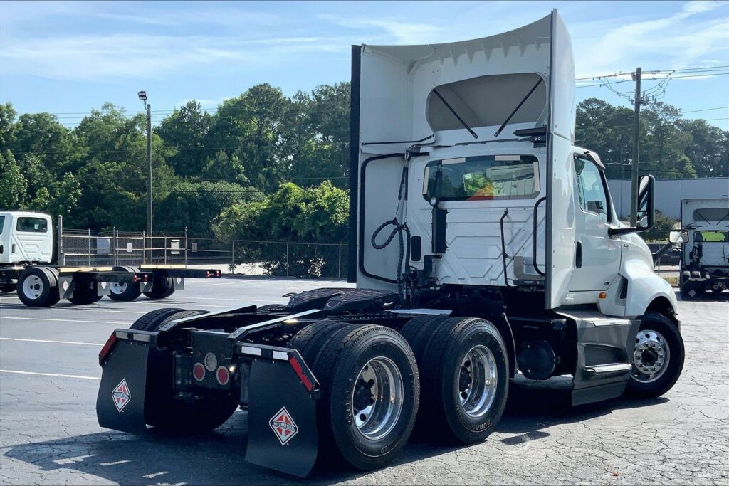 2021 INT LT625 6×4 Day Cab