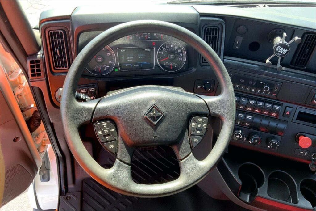 2021 INT LT625 6×4 Day Cab