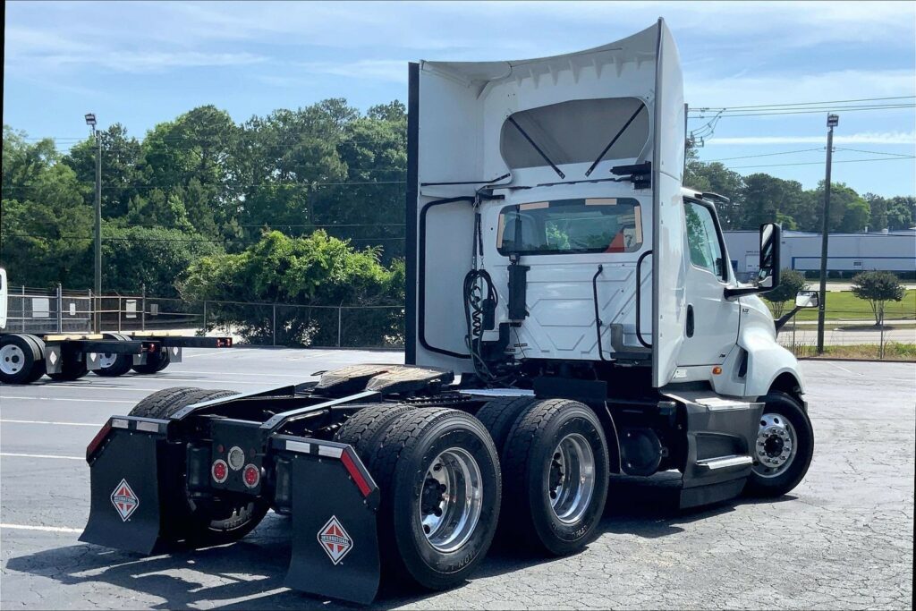 2021 INT LT625 6×4 Day Cab