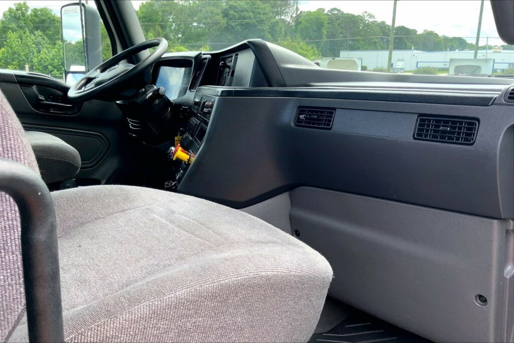 2021 INT LT625 6×4 Day Cab