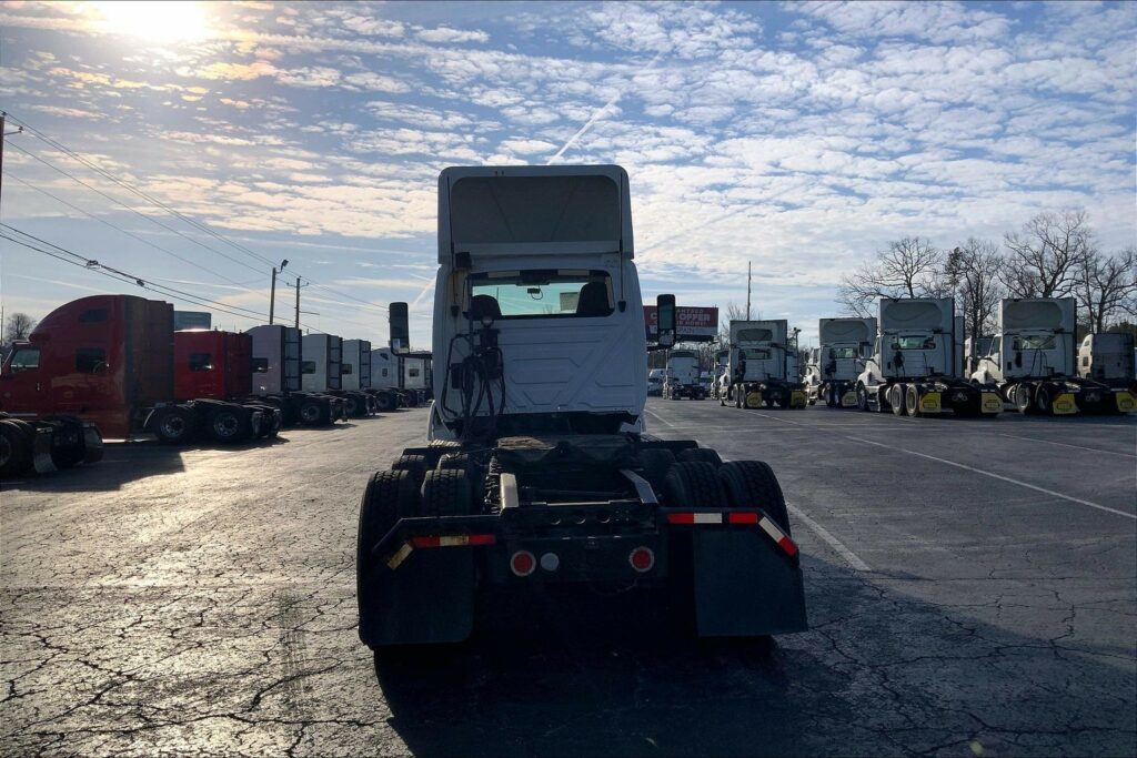 2019 INT LT625 6×4 Day Cab