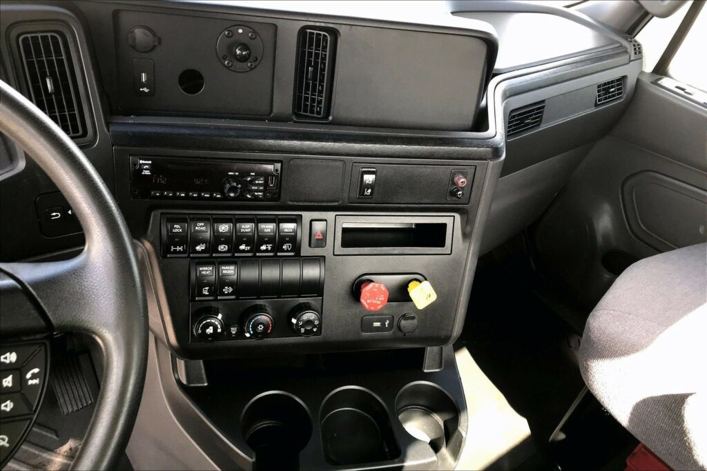 2021 INT LT625 6×4 Day Cab
